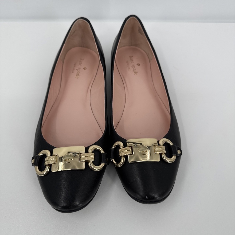 Kate Spade New York Phoebe Black Leather Gold Logo Ballet Flats 8 City Preppy - Picture 3 of 12
